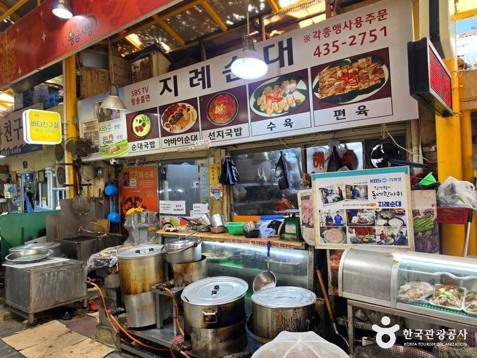 경북_김천_황금시장(김천)_내부_7.jpg