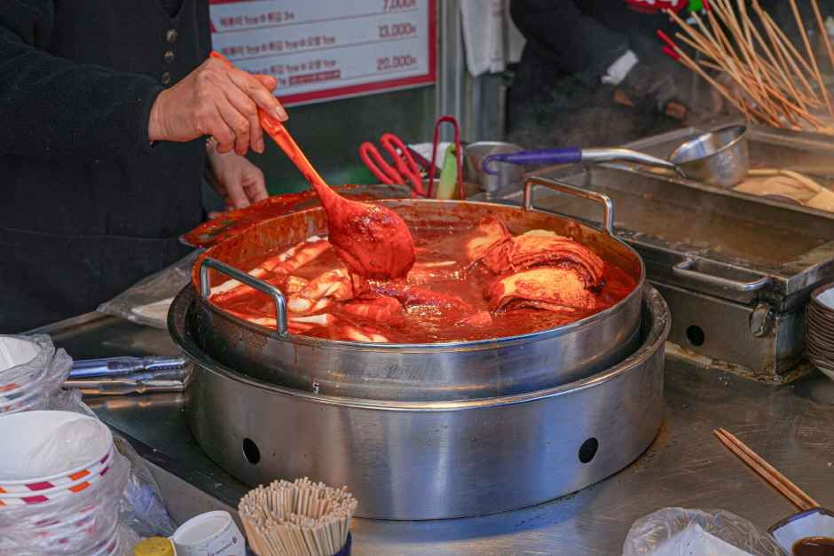 부산 겨울 가볼만한곳 고민 끝 뱅크시 사진전, 전포카페거리 핫플 감성 코스_서면시장_3-8.jpg