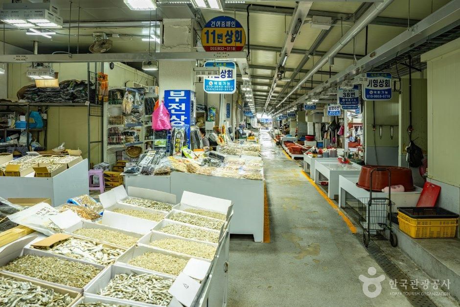 경남_사천시_삼천포전통수산시장 (3).jpg